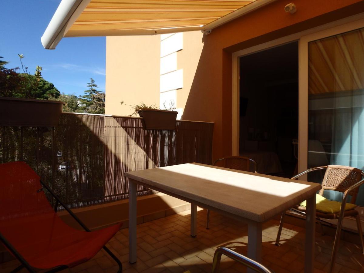 Veles Aparthotel Cannes