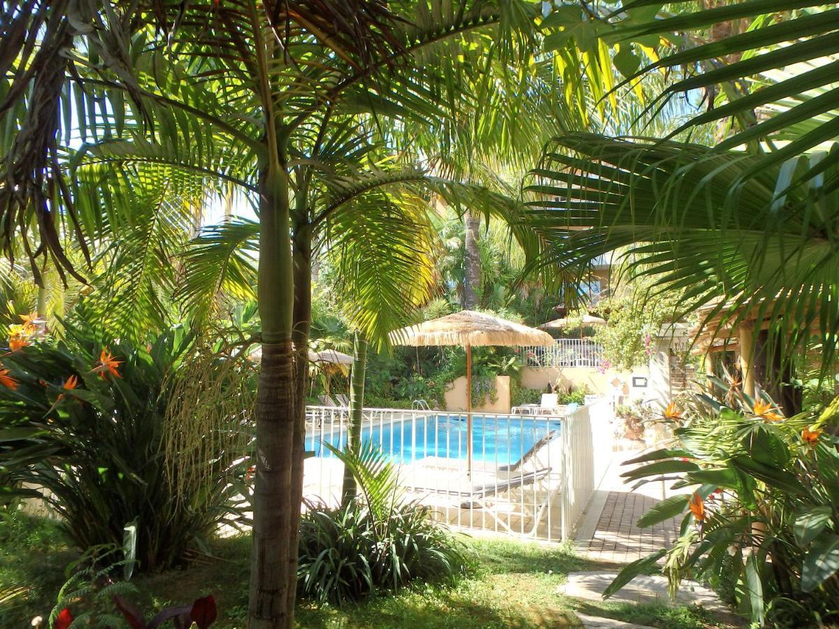 Aparthotel Veles 3*
