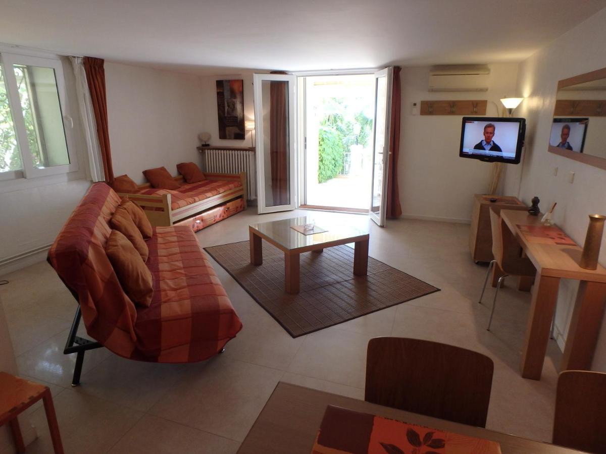 Veles Cannes