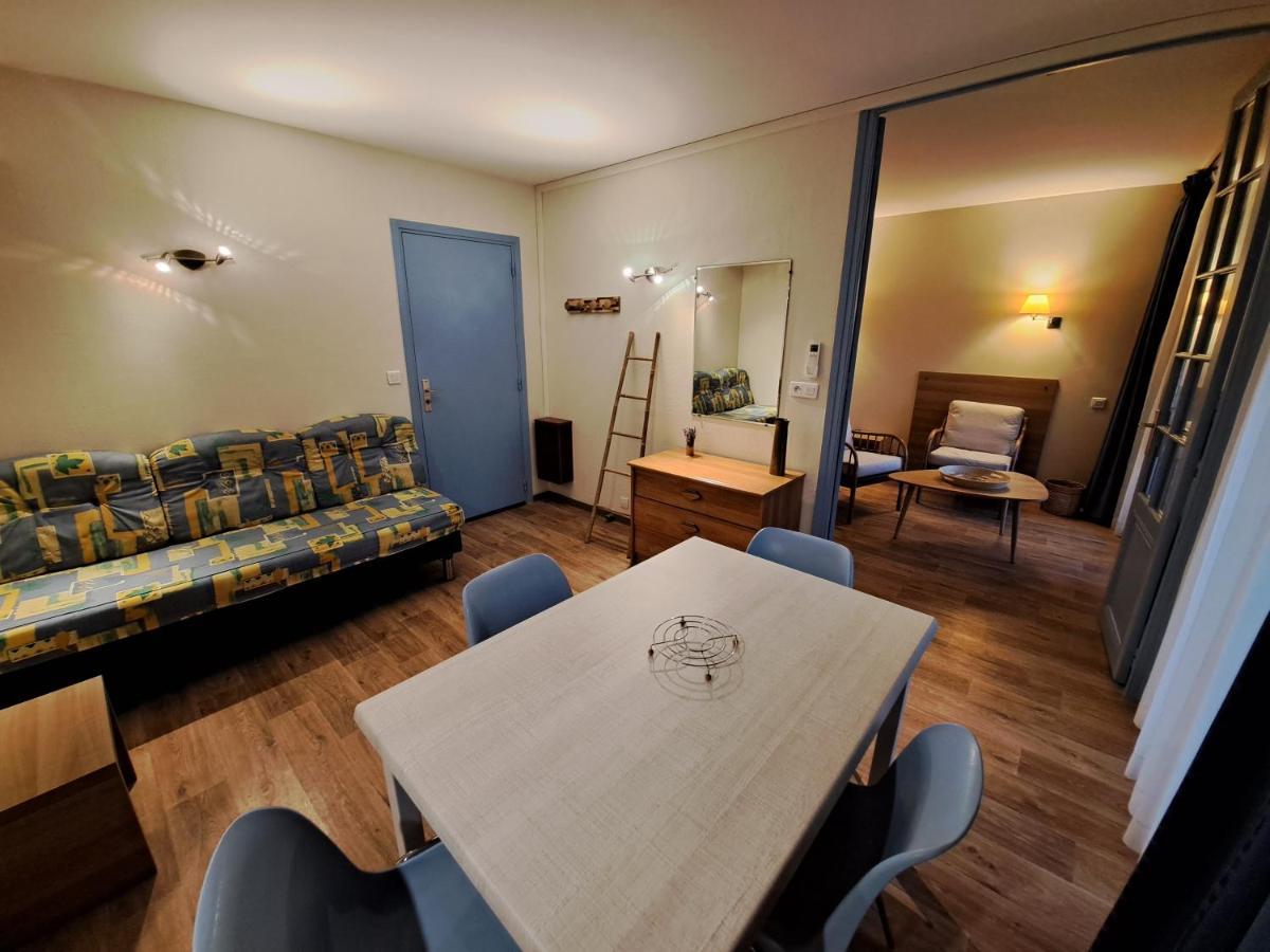 Aparthotel Veles 3*