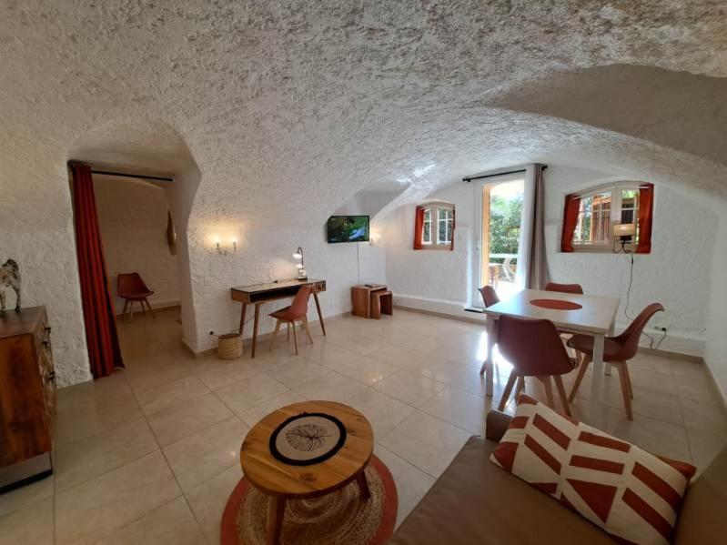 Aparthotel Veles