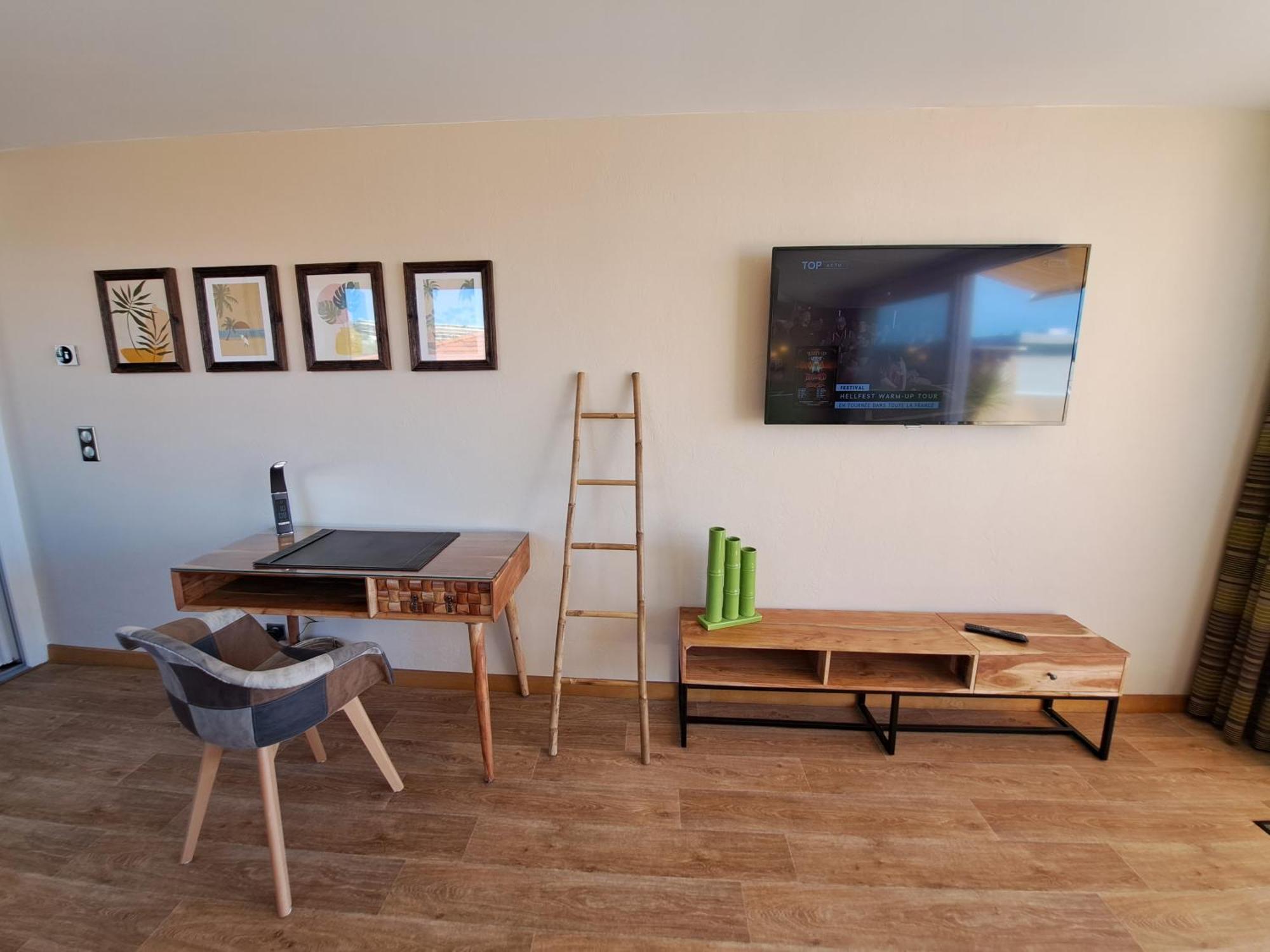Veles Aparthotel Cannes