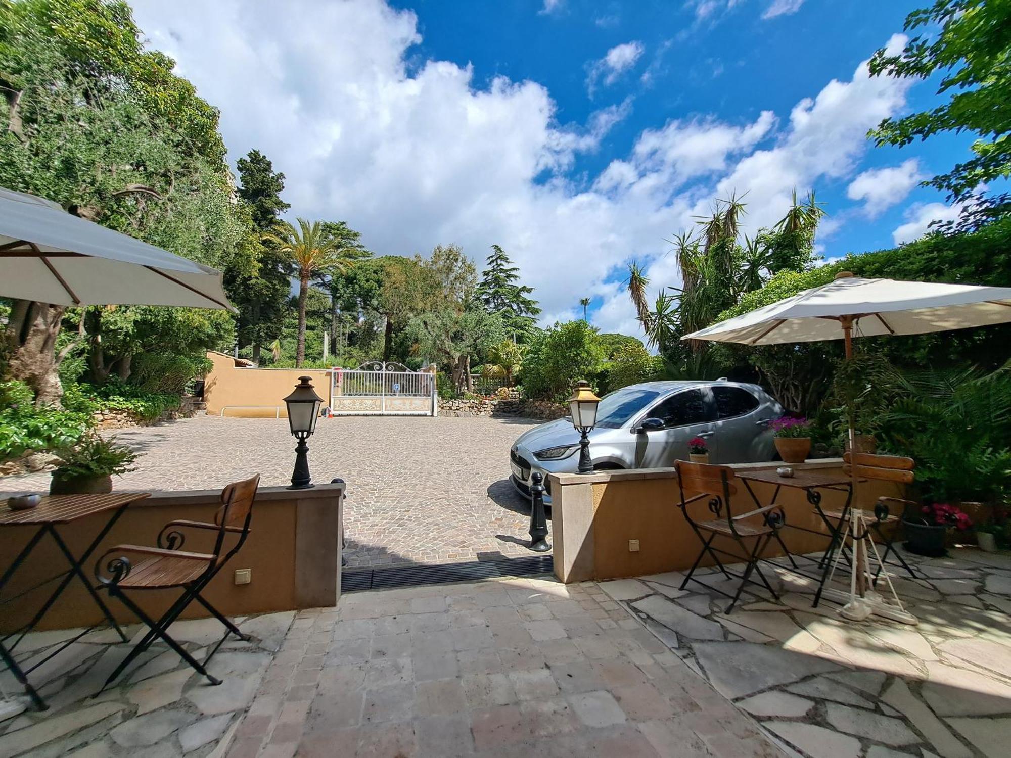 Aparthotel Veles Cannes