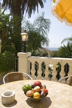 Aparthotel Veles 3*